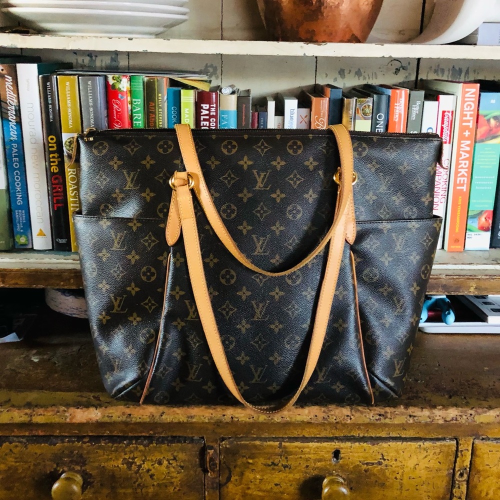 Rare Louis Vuitton Totally monogram GM largest size!!!